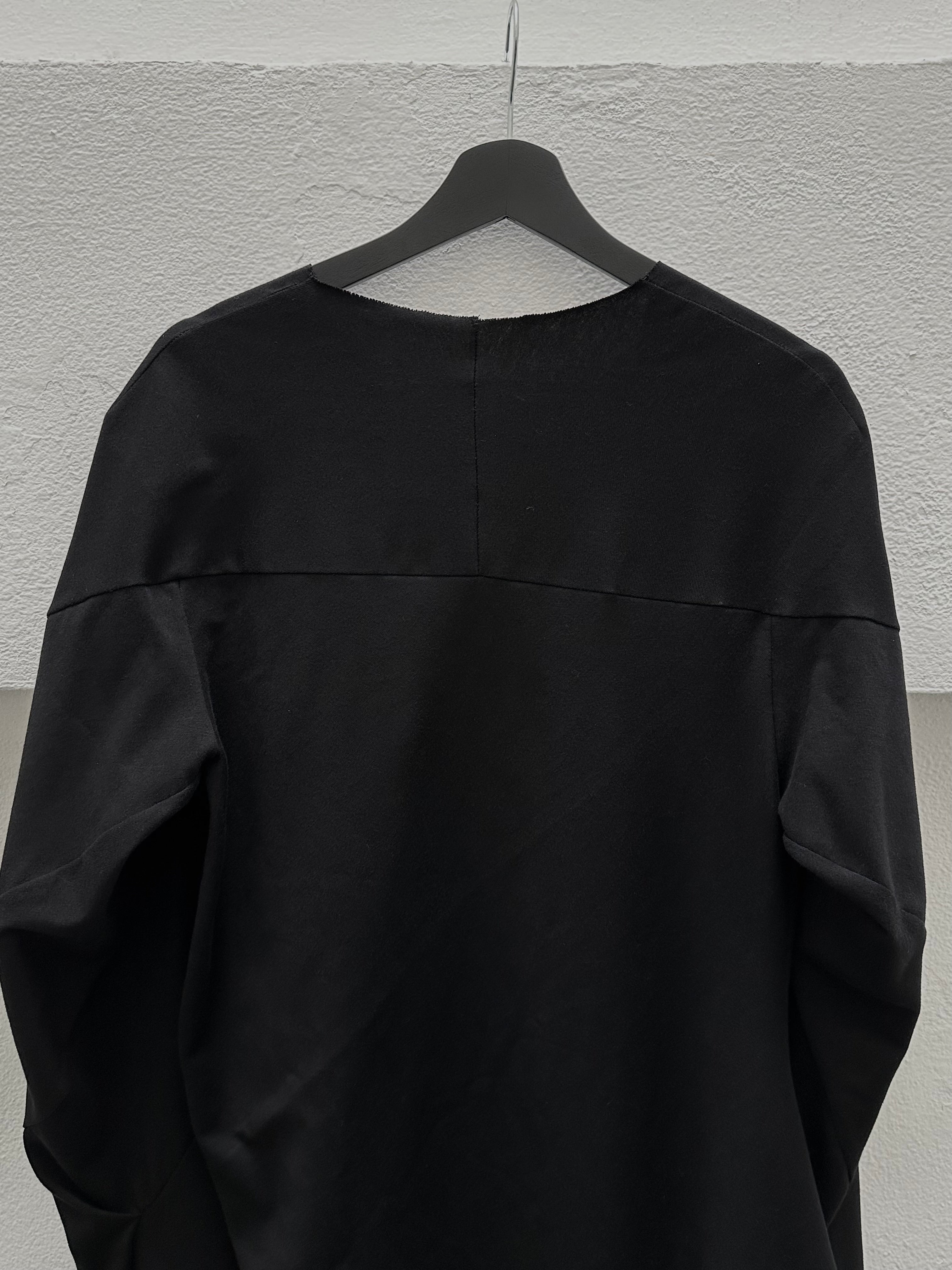 Curved spiral longsleeve