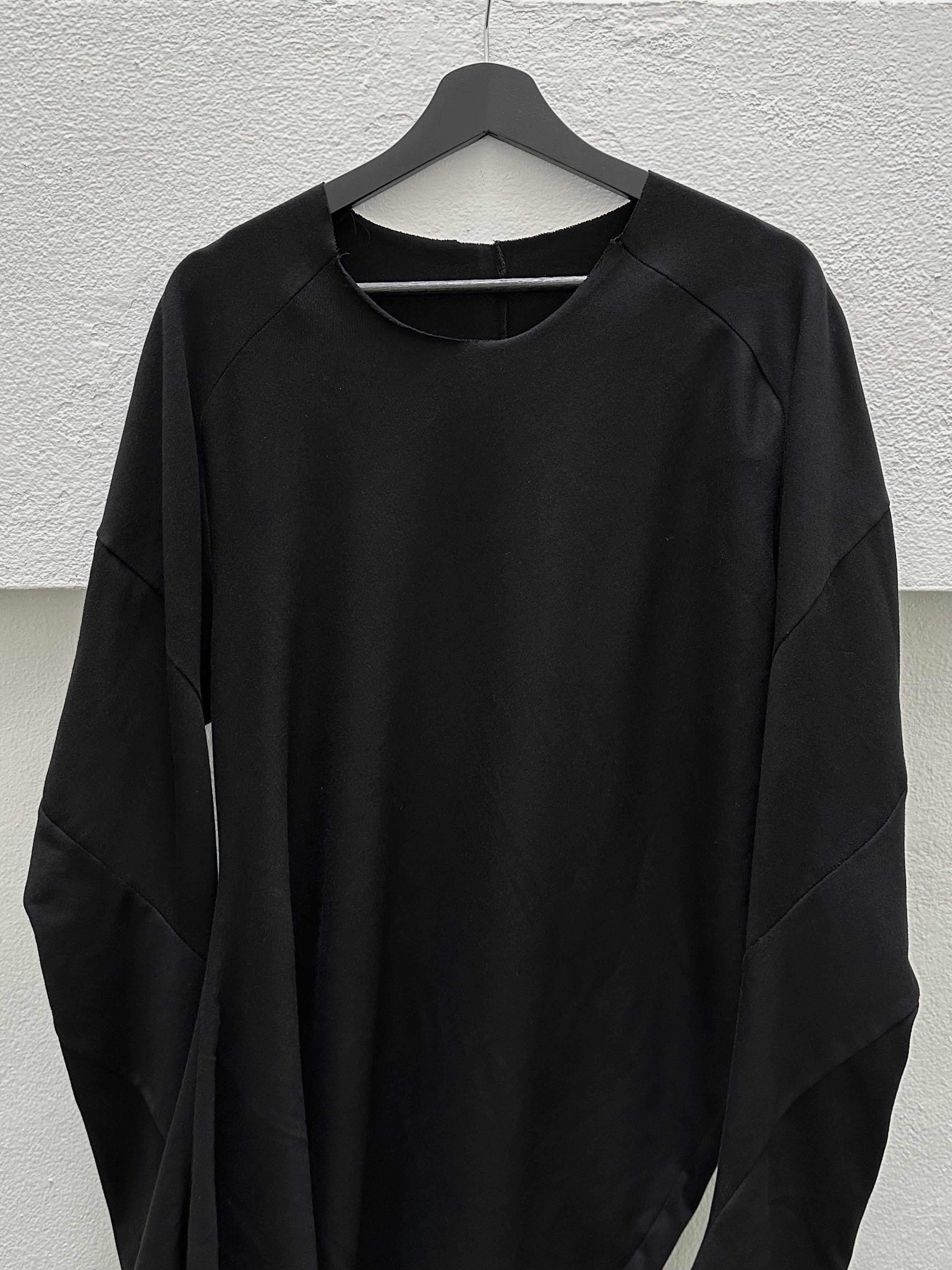 Curved spiral longsleeve