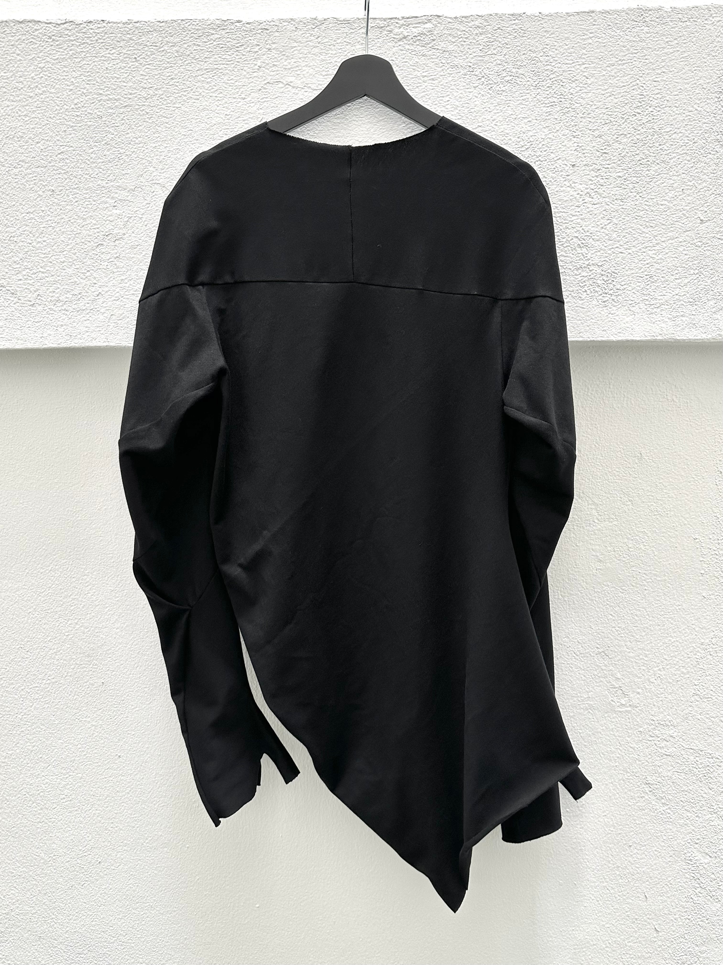 Curved spiral longsleeve