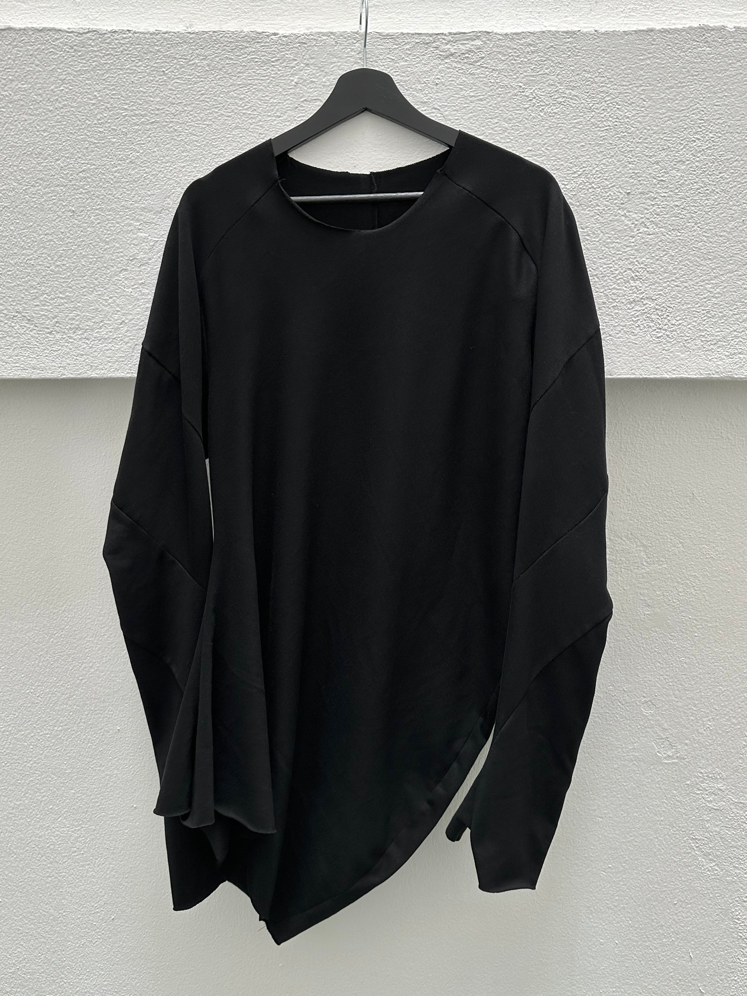 Curved spiral longsleeve