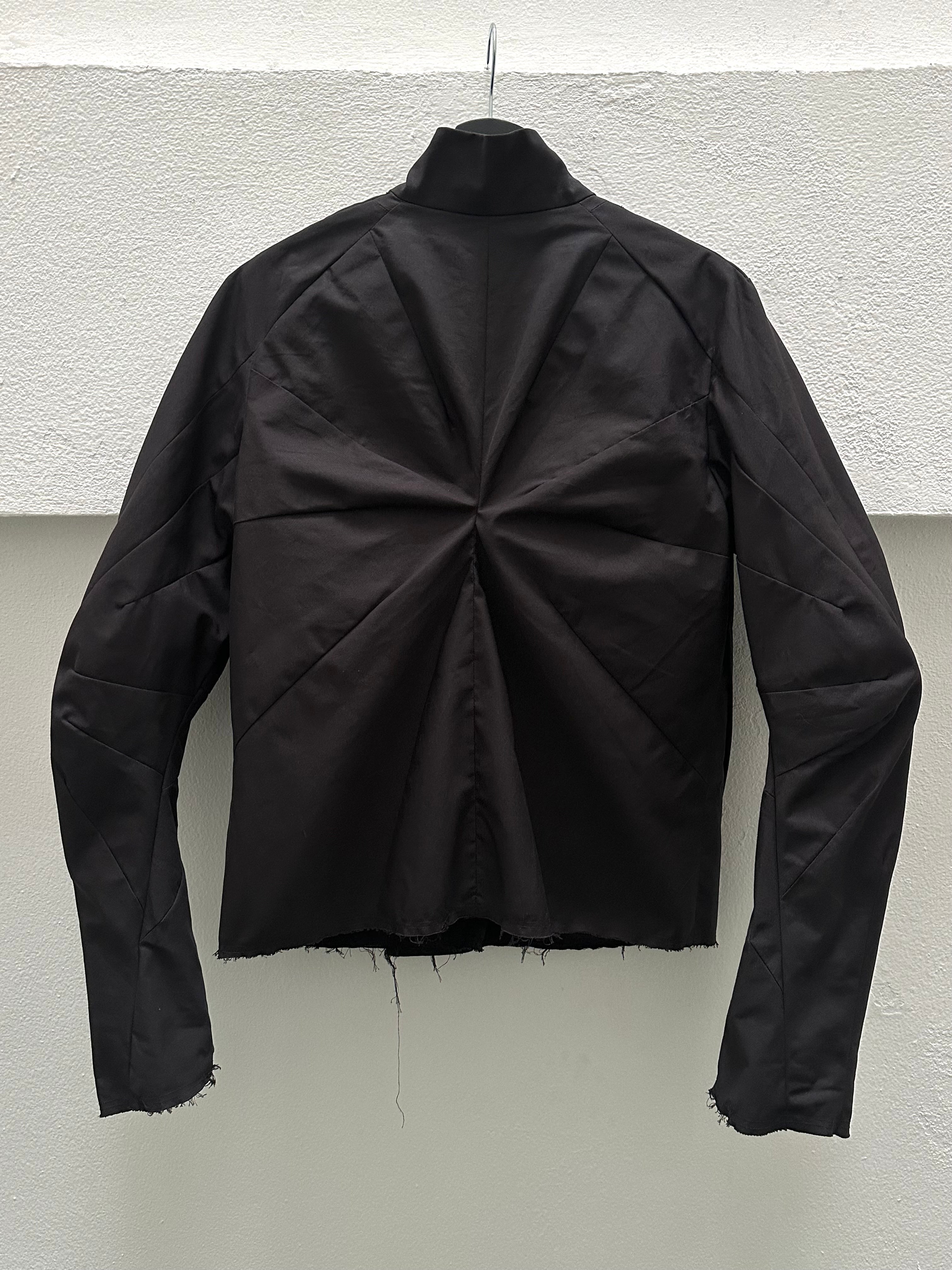 Anatomical curvature Jacket