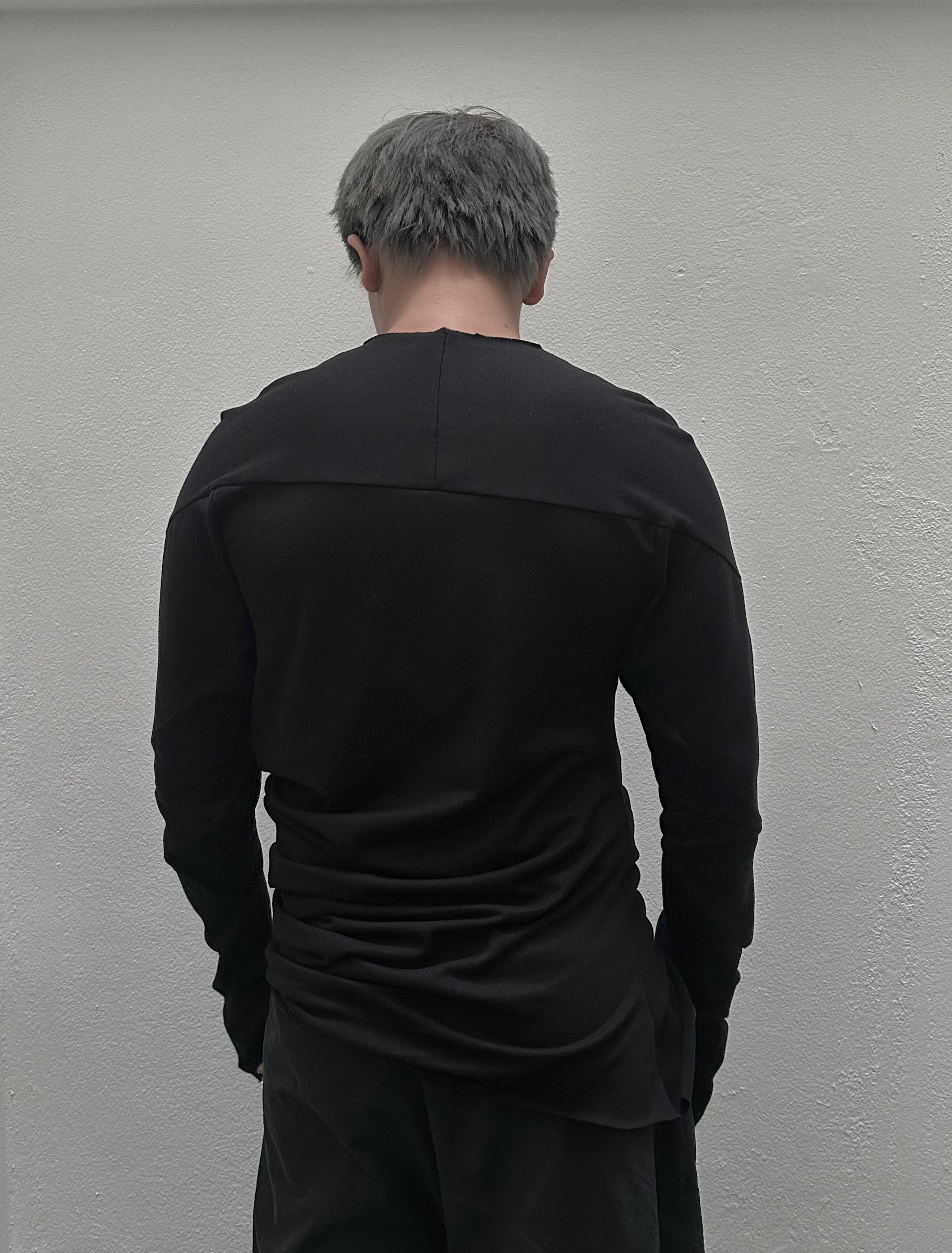 Curved spiral longsleeve