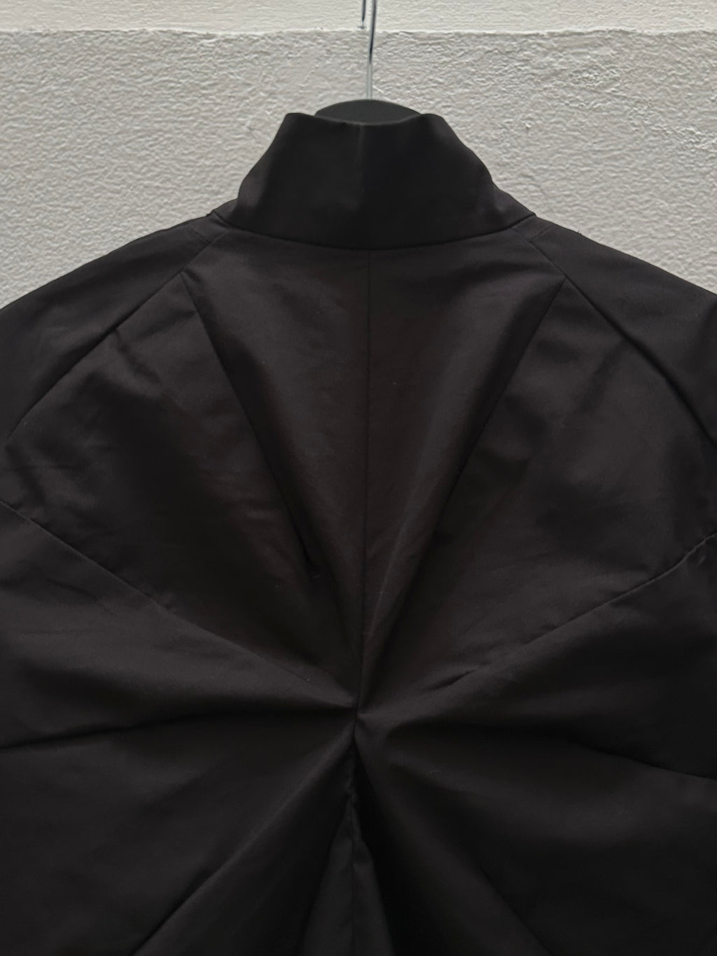 Anatomical curvature Jacket