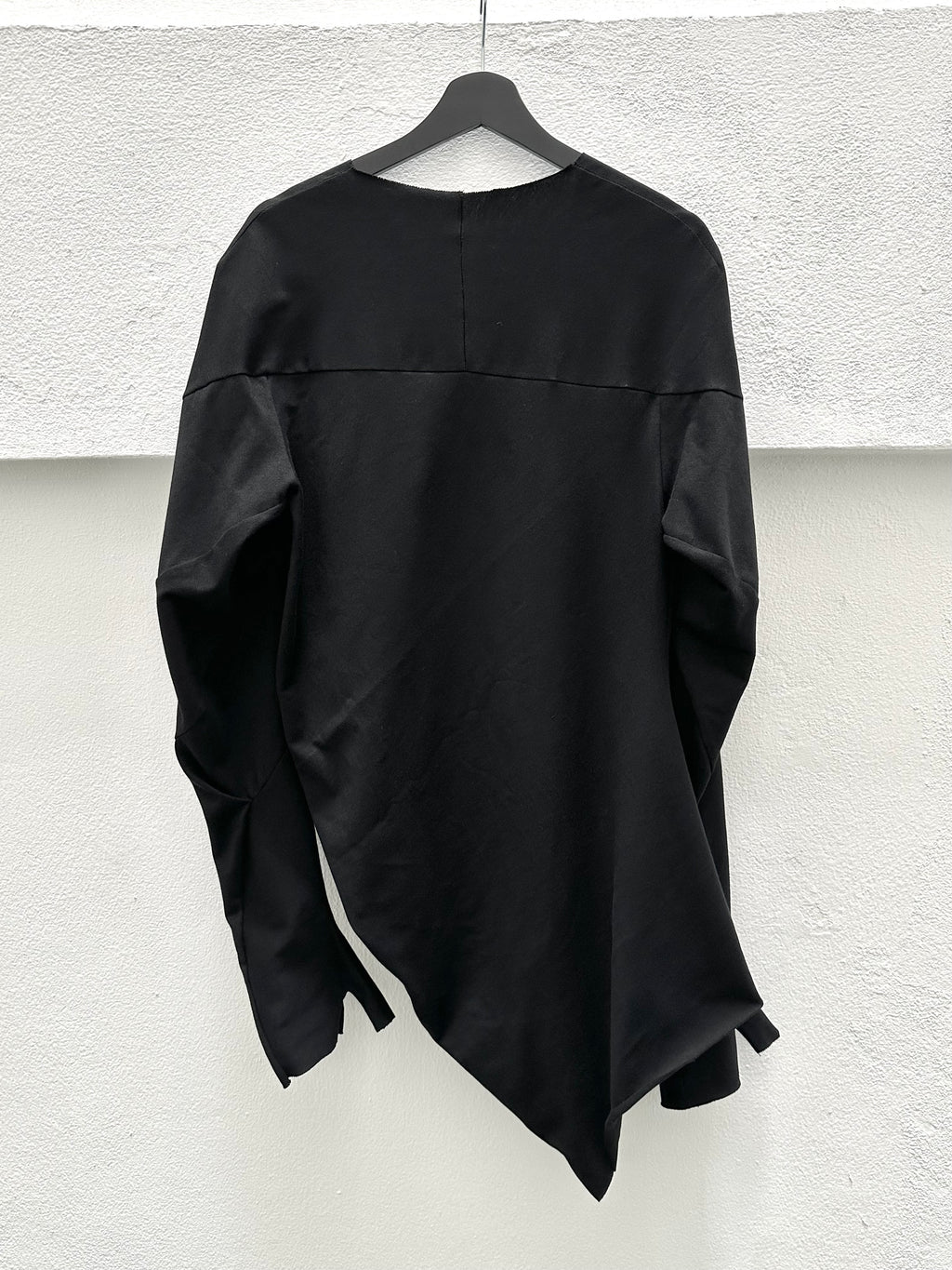 Curved spiral longsleeve